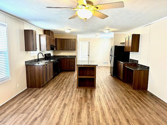 4th image of 11920 Erica Ln