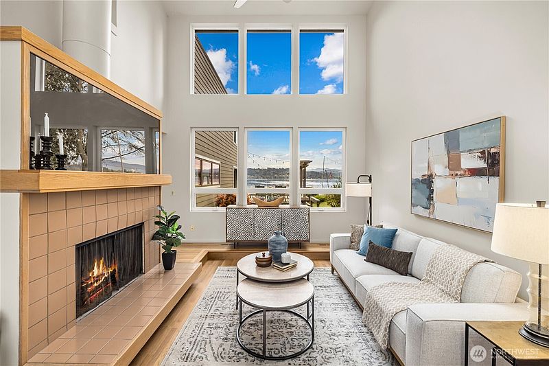 5th image of 3418 W Lake Sammamish Parkway SE