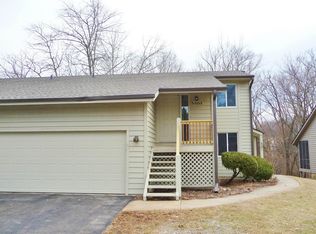 5303 Sand Piper Pl, Loves Park, IL 61111