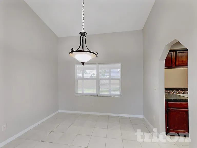 2810 Manor Hill Dr — Photo 4