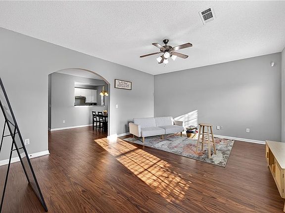 5th image of 8600 Thomas Rd