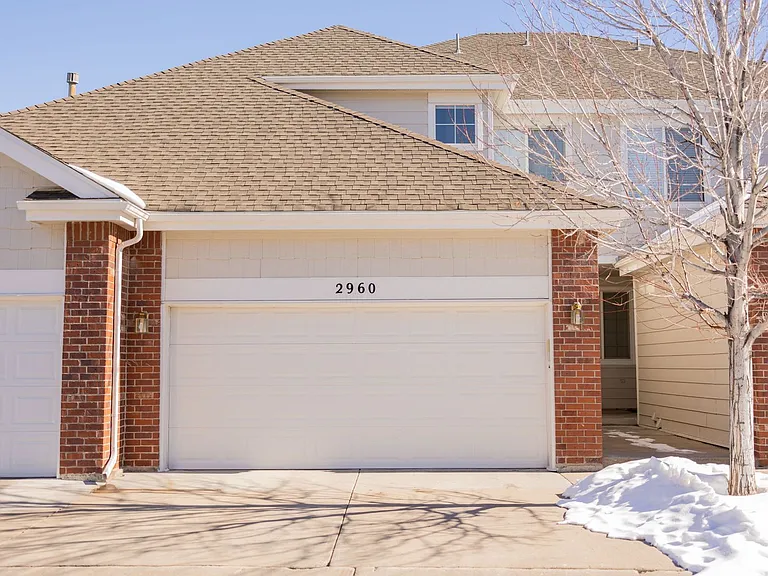 2960 Newport Cir — Photo 1