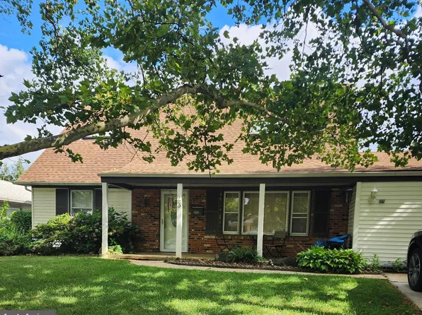 23 Eastbrook Ln, Willingboro, NJ 08046
