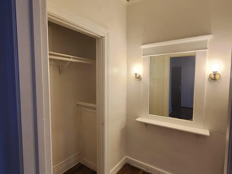 210 N Kenmore Ave #4 — Photo 7