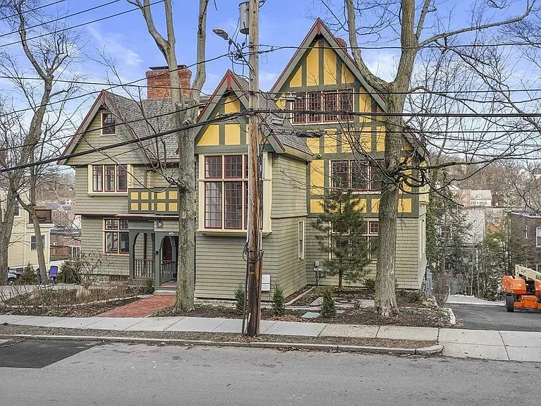 165 Winthrop Rd #D — Photo 4