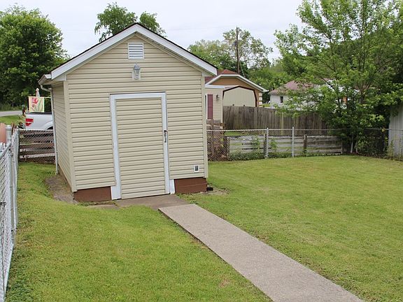 2nd image of 121 Elza Ln