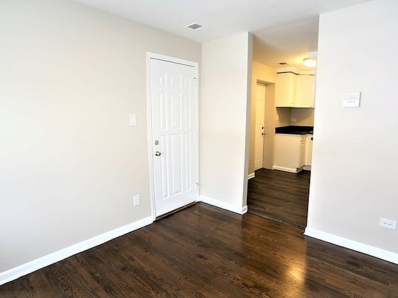 2nd image of 3517-21 W Grace St #3521-1W