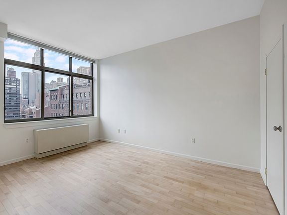 5th image of 250 E 30th St APT 11D