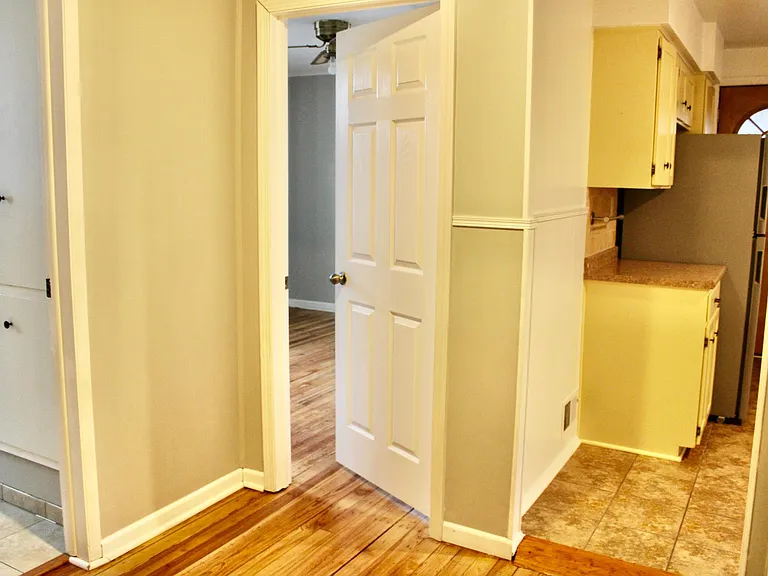 Hall/Walkway