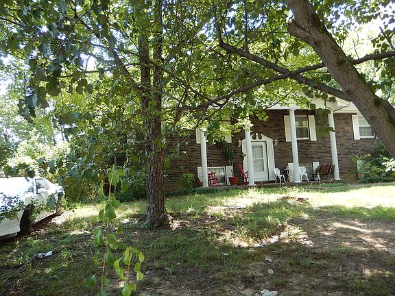 3rd image of 50 Hickory Cir