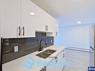 10837 117th St NW #203, Edmonton, AB T5H3N4
