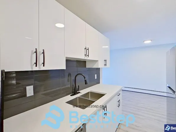 10837 117th St NW, Edmonton, AB