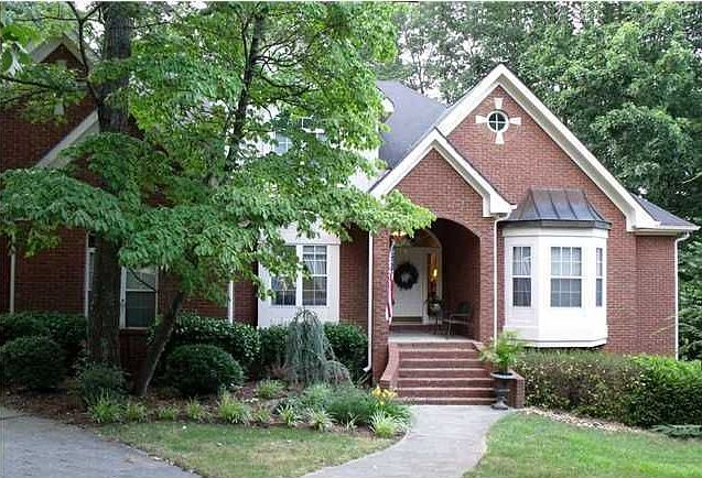 1st image of 1425 Woodway Dr