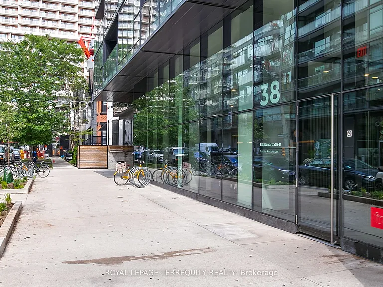 38 Stewart St #406 — Photo 27
