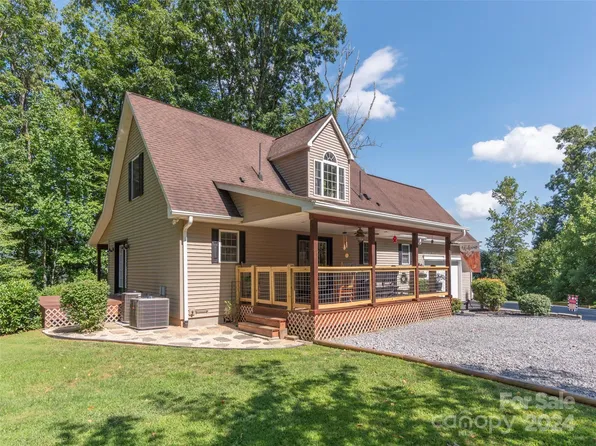 1130 Great Oak Dr, Canton, NC 28716