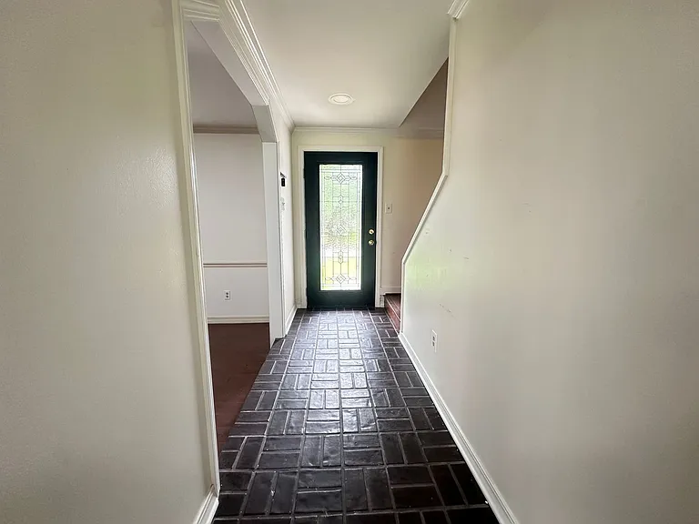 522 S Dresden Ct — Photo 3