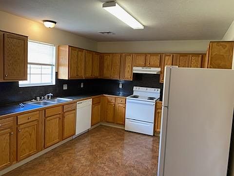 3rd image of 5034 Coopershill Dr