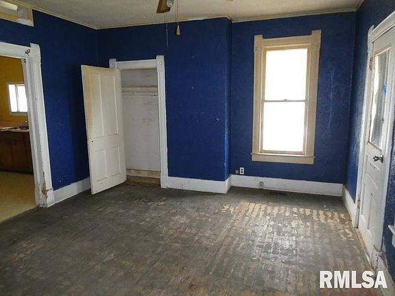 4th image of 132 Tunison Ave