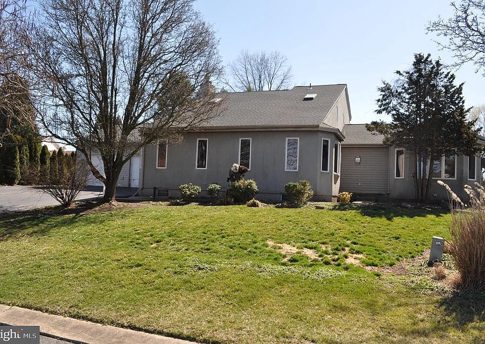 1st image of 545 Bayberry Dr