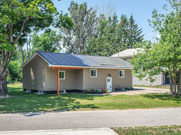 3332 Cleveland Ave, Severn, ON L3V 0V9