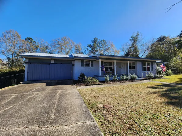 104 N 7th St, Lumberton, MS 39455