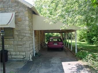3rd image of 2120 S 38th St