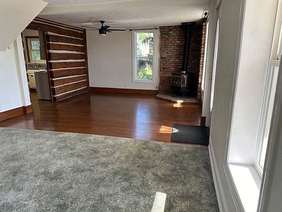 2nd image of 304 S Main St