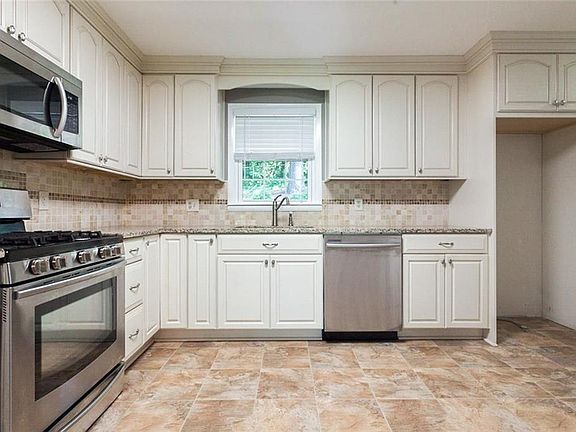 2nd image of 431 Mark Ave