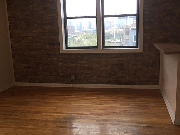 2nd image of 1140 W Grand Ave APT 4R