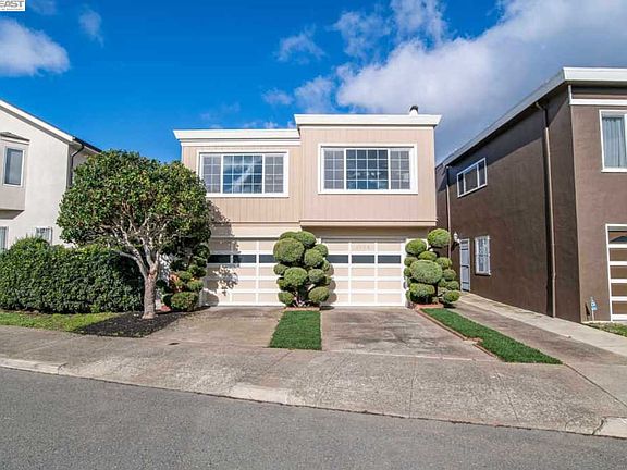 3rd image of 1530 Eucalyptus Dr
