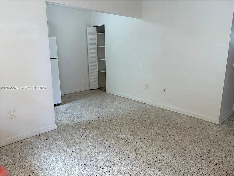 1838 SW 4th St #3 — Photo 3