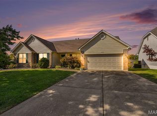 923 Midpoint Dr, O'Fallon, MO 63366