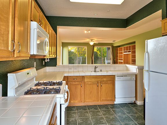 5th image of 286 Red Mountain Dr