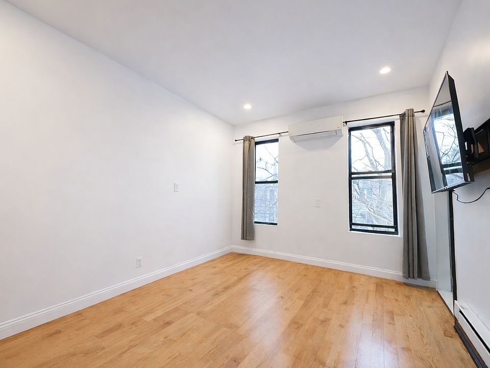 1st image of 886 Hancock St Floor 3