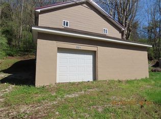 3321 Heizer Creek Rd, Poca, WV 25159