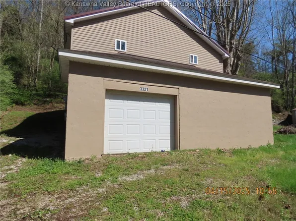 3321 Heizer Creek Rd, Poca, WV 25159