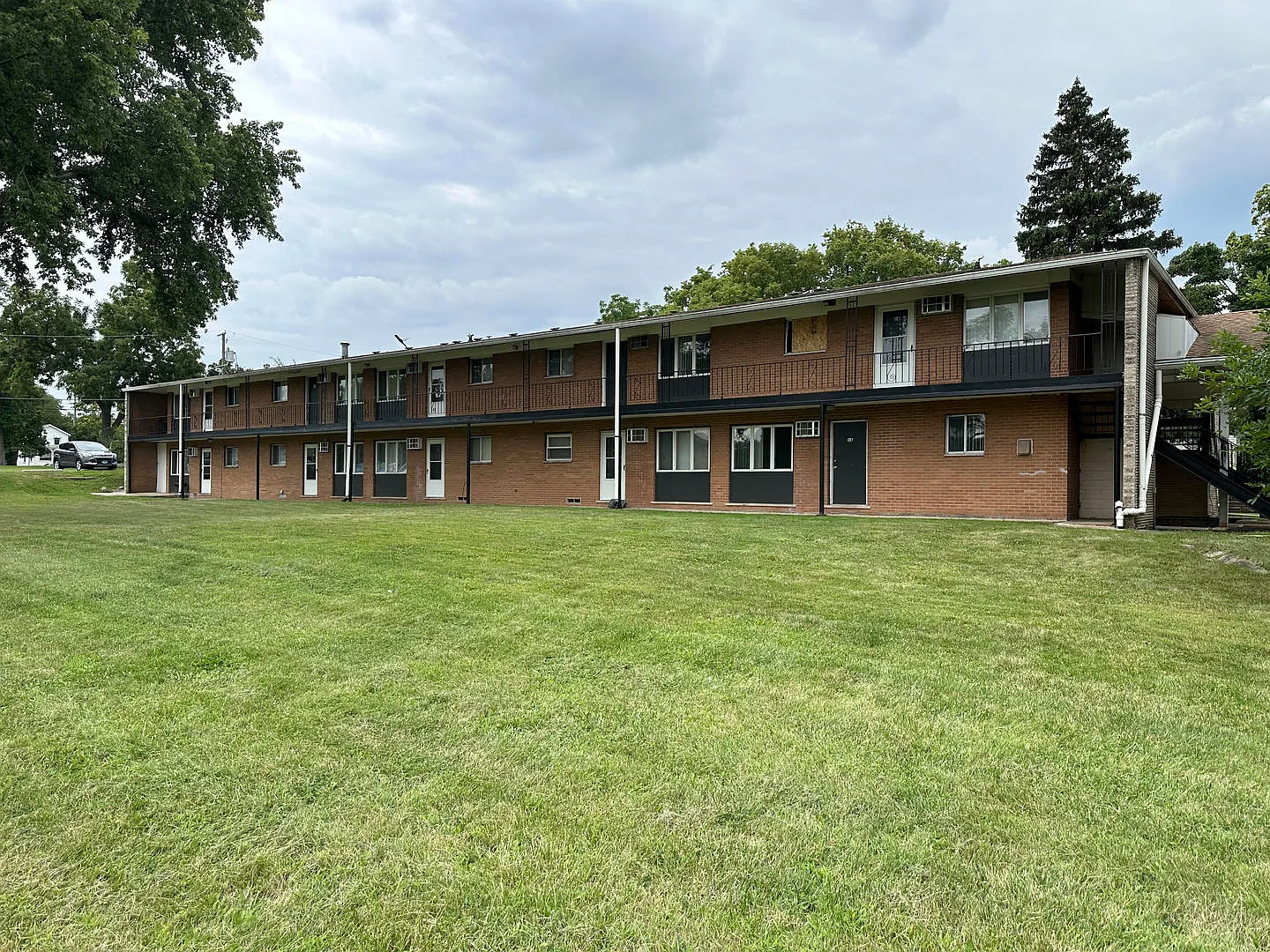 1 bed, 1.0 bath, 600 sqft, $900 — Photo 1