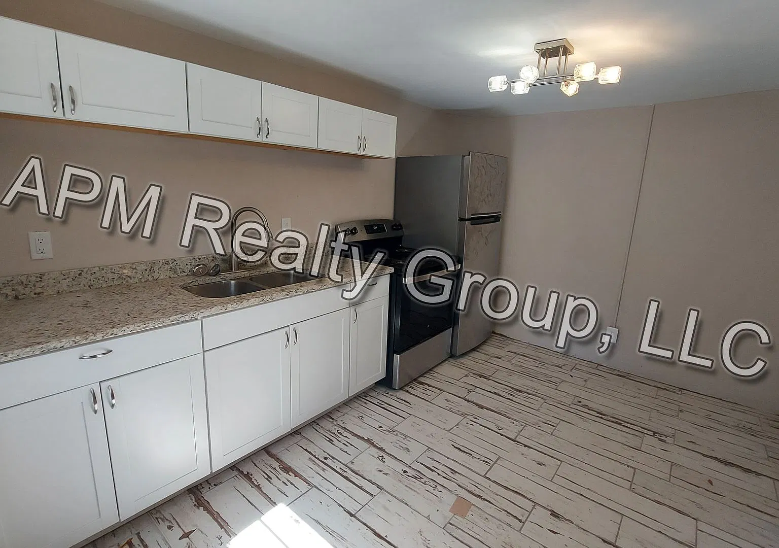 Updated West Columbia Apartment — Photo 3