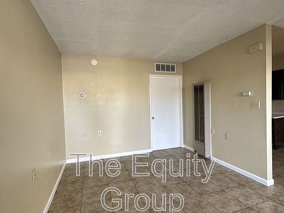 3rd image of 819 N Floral St