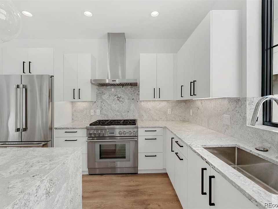 2nd image of 838 Ash St