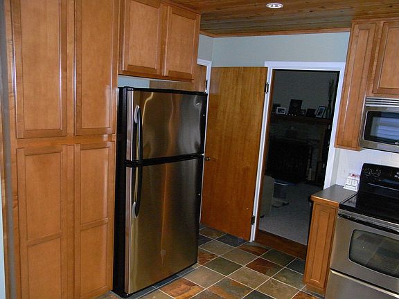 5th image of 1514 W Ionia St