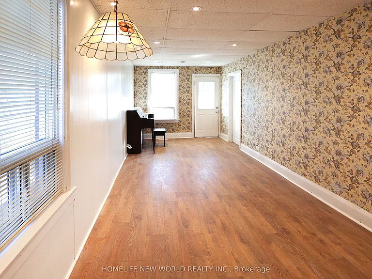 32 Pendeen Ave — Photo 42