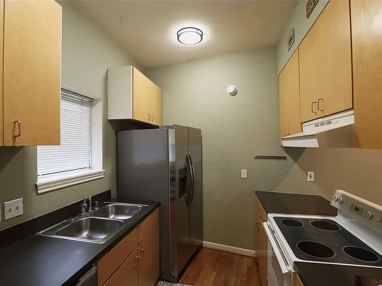 404 Rosalie St — Photo 4