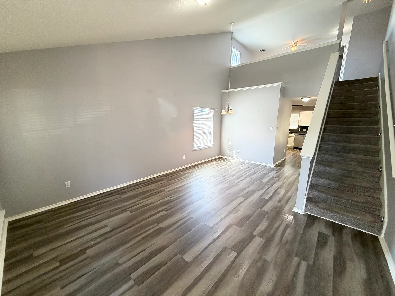 3 bed, 2.5 bath, 2041 sqft, $2,250 — Photo 2