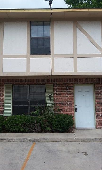 1st image of 1100 Vine St APT 9