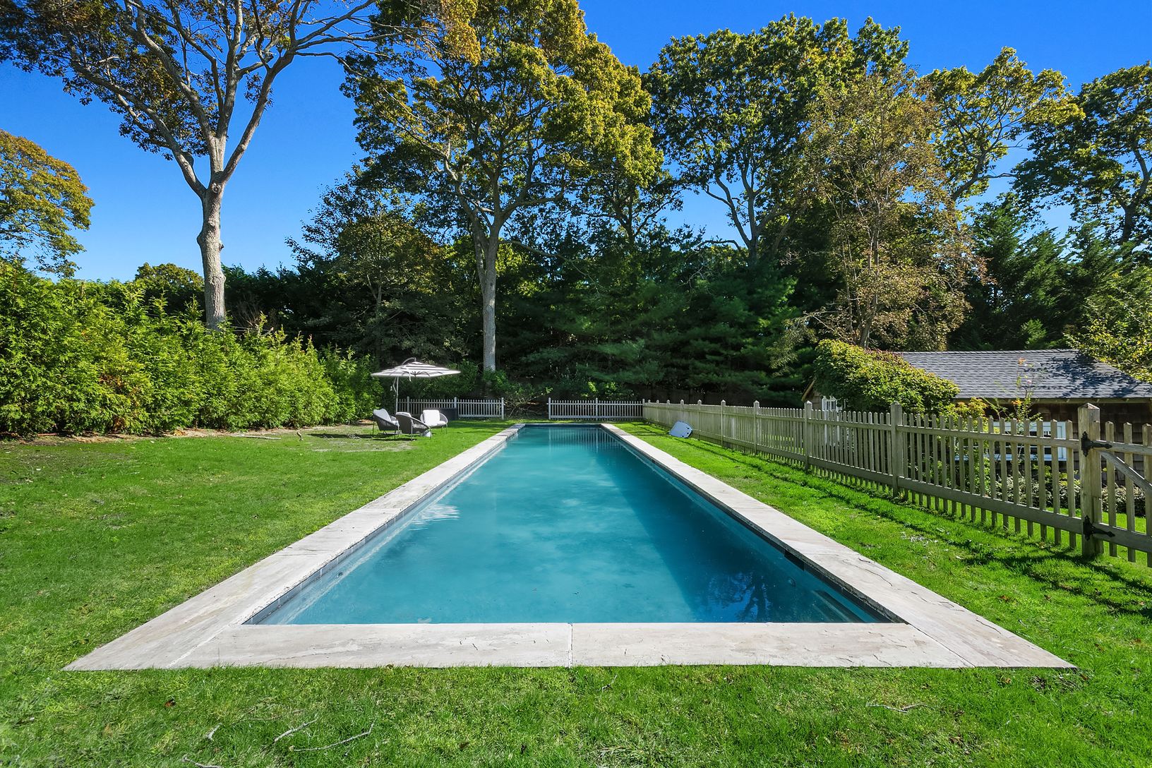  Heated gunite salt water 10 x 77 pool