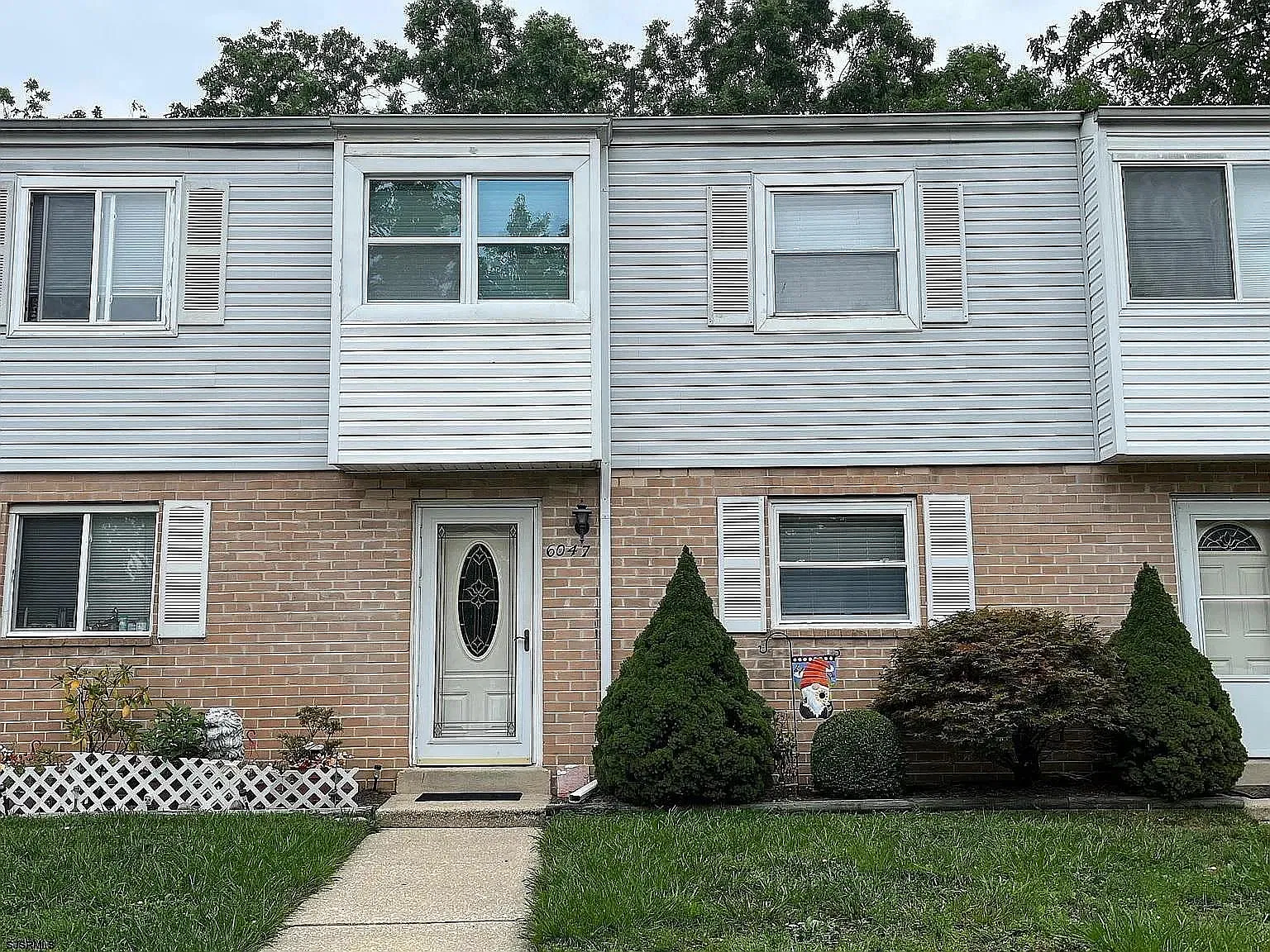 3 bed, 1292 sqft, $2,200 — Photo 2