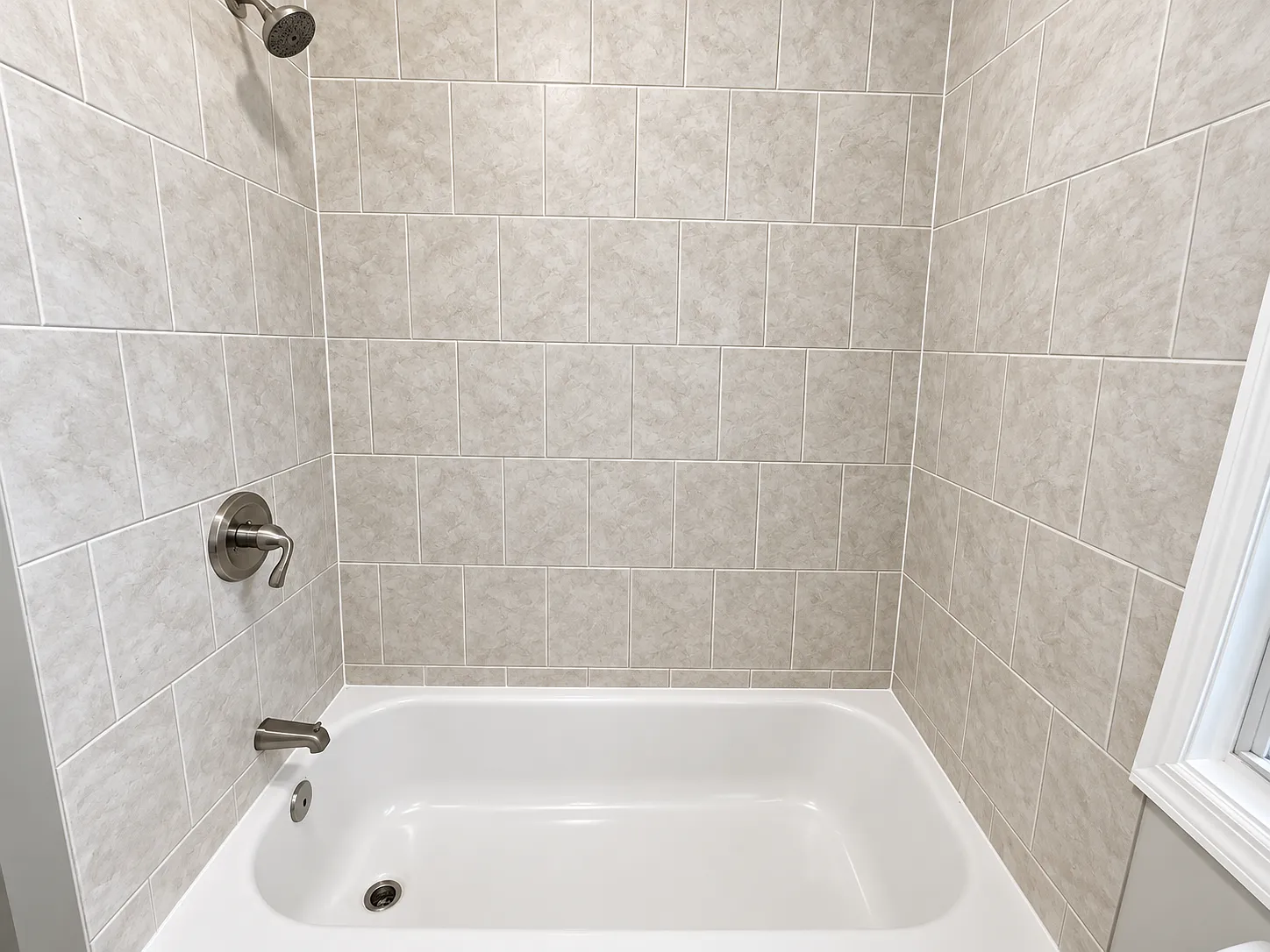 4 bed, 1350 sqft, $2,195 — Photo 4