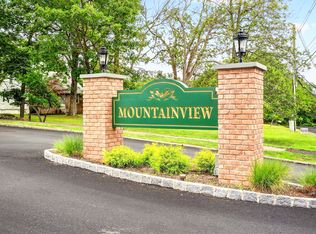 448 Sierra Vista Ln, Valley Cottage, NY 10989