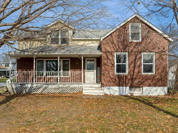 210 W Lincolnway St, Wheatland, IA 52777